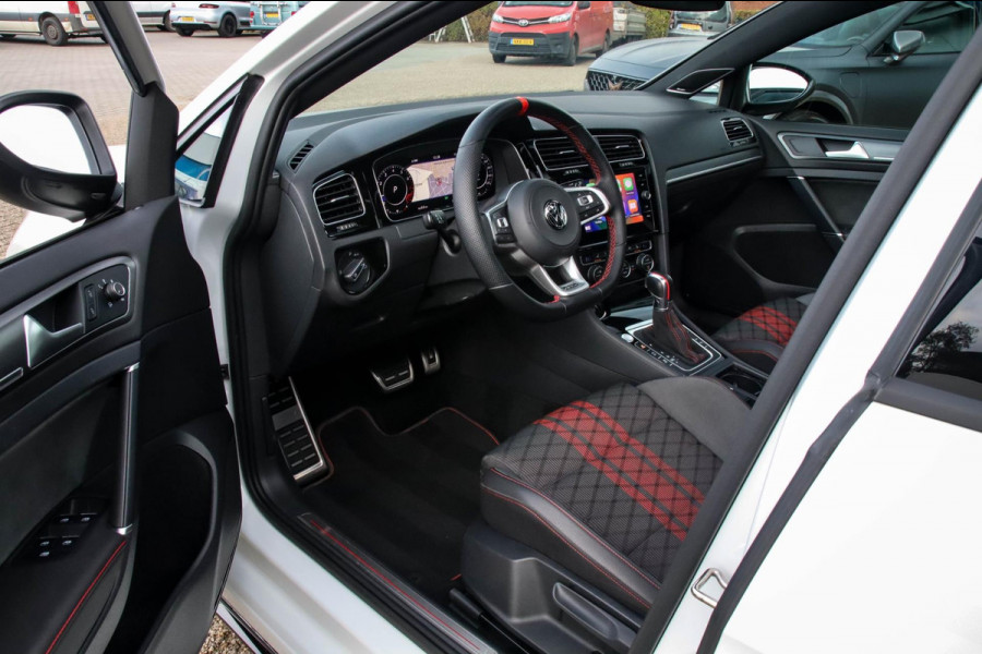 Volkswagen Golf 2.0 TSI GTI TCR DSG automaat! 2e|DLR|Virtual Cockpit|Panoramadak|Alcantara|Camera|Keyless|DynAudio|CarPlay|19inch