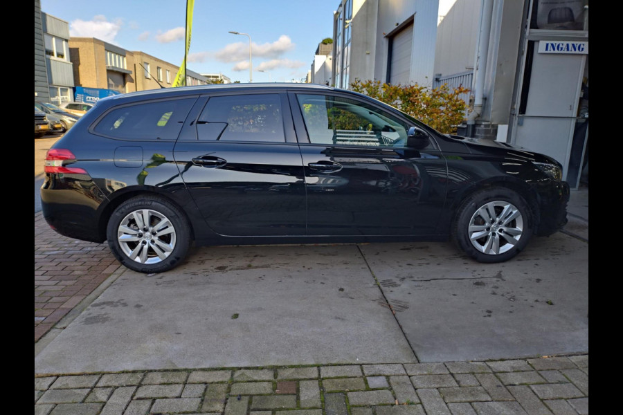 Peugeot 308 SW 1.2 PureTech Blue Lease Executive