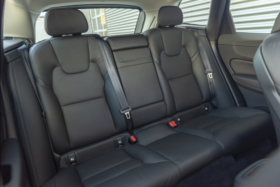 Volvo XC60 T8 AWD Aut. Inscription Leder Navigatie Standkachel 390pk