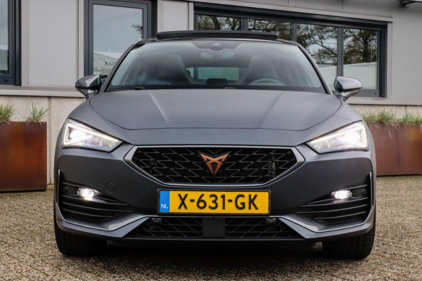 CUPRA Leon 1.4 e-Hybrid VZ Copper Edition 245pk DSG! 1e|Panoramadak|Virtual Cockpit|LED Matrix|Kuipstoelen elektrisch|NAVI|Camera