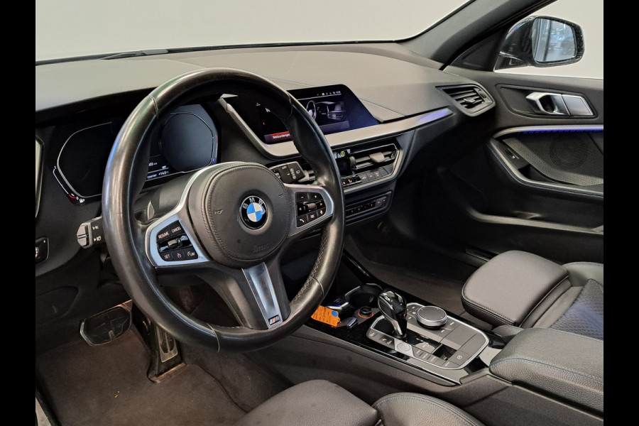 BMW 1-serie 118i Executive M-sport Navigatie Cruise Control ACC VCP 18lmv Climate control Apple carplay 2 jaar garantie mogelijk* (vraag naar de voorwaarden)