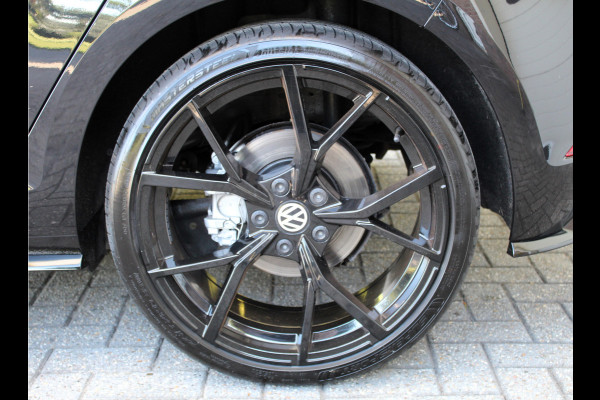 Volkswagen Golf 7.5 1.5 TSI R-line DSG ACC 73 dkm 19 inch LED