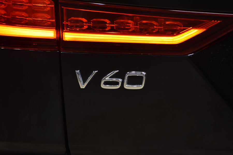 Volvo V60 T6 340PK Automaat Twin Engine AWD Inscription Audio & Park Assist Pack / Donker getint glas / Leer / Harman Kardon / Camera Achter / Trekhaak
