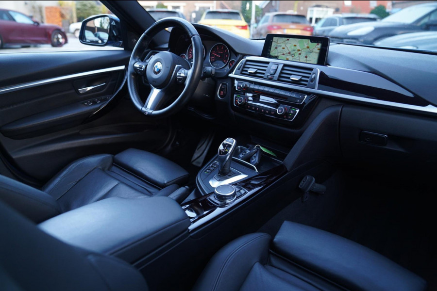 BMW 3 Serie Touring 335d xDrive Centennial High Executive | Panorama | Harman/Kardon | Elek trekhaak | 360 cam | Eristol Blau |