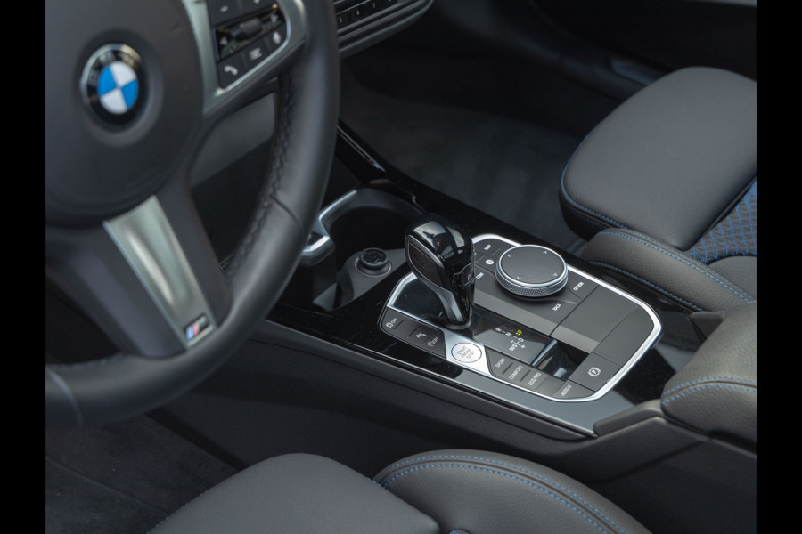 BMW 1-serie 118i M-Sport - Pano - Getint Glas - Stoelverwarming - LED Koplampen