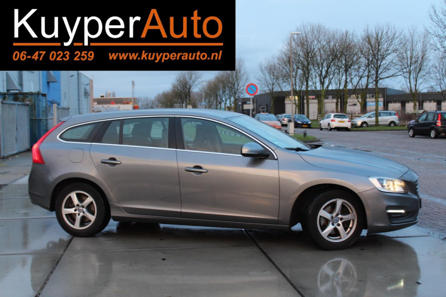 Volvo V60 2.0 D3 Nordic+ .. nl auto NAP h, leder*clima *led*hill hold dealer onderhouden * isofix* lm* trekhaak*