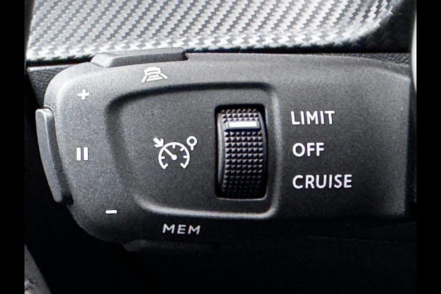 Peugeot 2008 1.2 PureTech Allure / 130 PK / Automaat / Adaptive Cruise / Navigatie + Camera / Stoelverwarming