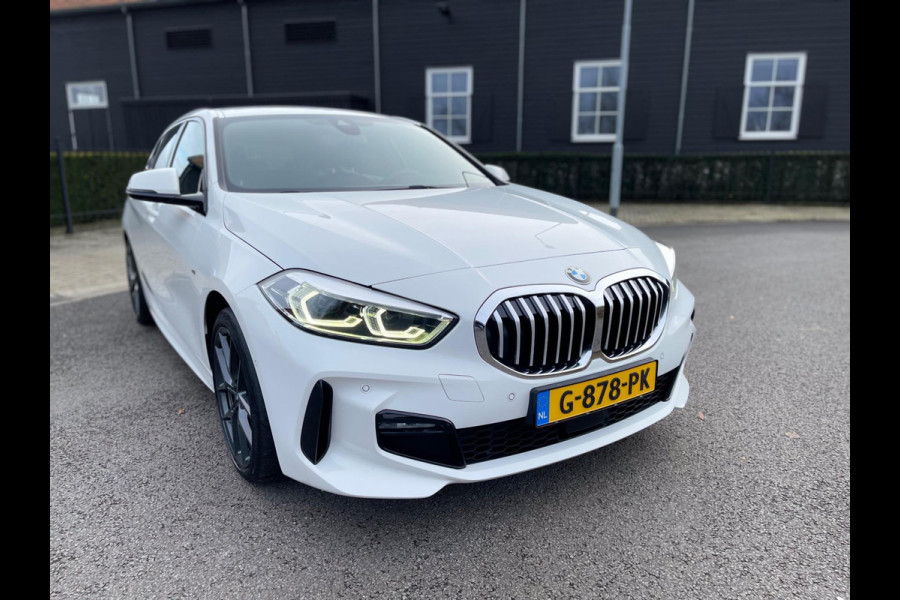 BMW 1-serie 118i High Executive Edition M-sport /Apple CarPlay /LEER /Led Xenon