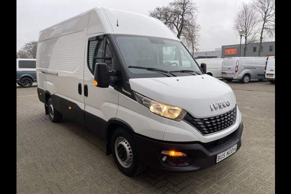 Iveco Daily 35S14V 2.3 automaat L2H2 / vaste prijs rijklaar € 27.950 ex btw / lease vanaf € 500 / cruise en climate control / mag 3500 kg trekken / standkachel / pdc achter !