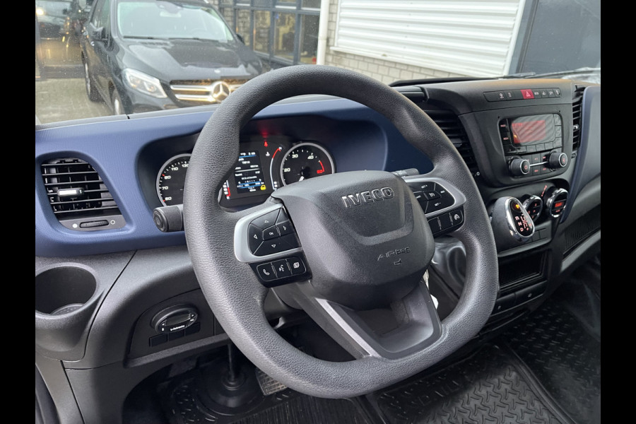 Iveco Daily 35S14V 2.3 automaat L2H2 / vaste prijs rijklaar € 27.950 ex btw / lease vanaf € 500 / cruise en climate control / mag 3500 kg trekken / standkachel / pdc achter !