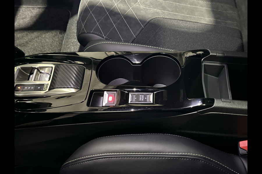 Peugeot e-2008 EV GT Pack 50 kWh | Panoramadak | LED | | LM Velgen | Camera | 6.000 km GRATIS laden*