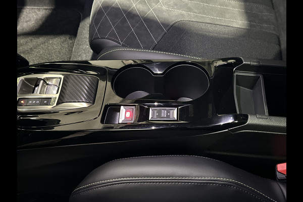 Peugeot e-2008 EV GT Pack 50 kWh | Panoramadak | LED | | LM Velgen | Camera | 6.000 km GRATIS laden*