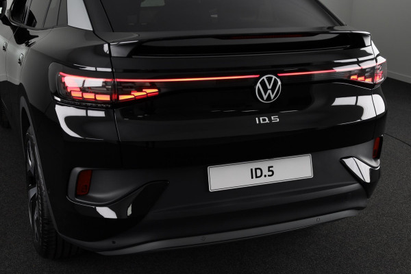 Volkswagen ID.5 Pro ELEKTROMOTOR 150 kW / 204 pk SUV Elektrische a Navi| 20'LM-velgen|360* rondom camera | verwarmd stuur en-stoelen| IQ-lights