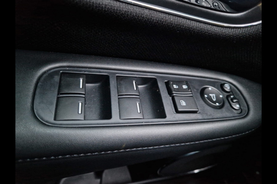 Honda HR-V 1.5 i-VTEC Executive 12 MND GARANTIE|PANO DAK|NAVI|CAMERA