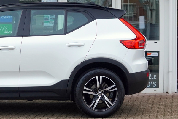 Volvo XC40 1.5 T3 165 PK Business Pro | R-Design | Trekhaak | Nieuwstaat