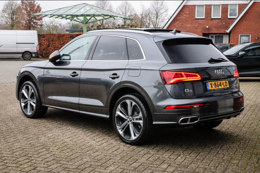 Audi Q5 55 TFSI e Quattro Competition Pro Line S S-Line 367pk Automaat! 1e|DLR|Panoramadak|Virtual Cockpit|LED Matrix|ACC|Black|21