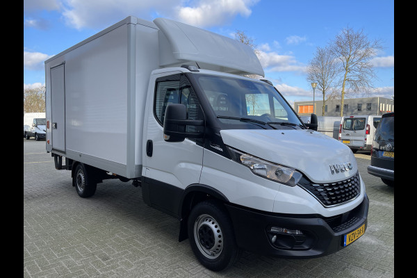 Iveco Daily 35S14 2.3 automaat / bakwagen met laadklep / vaste prijs rijklaar € 30.950 ex btw / lease vanaf € 554 / cruise en climate control / zijdeur / geveerde chauffeurs stoel !