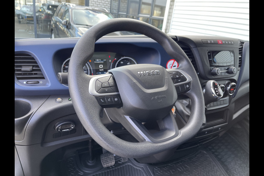 Iveco Daily 35S14 2.3 automaat / bakwagen met laadklep / vaste prijs rijklaar € 30.950 ex btw / lease vanaf € 554 / cruise en climate control / zijdeur / geveerde chauffeurs stoel !