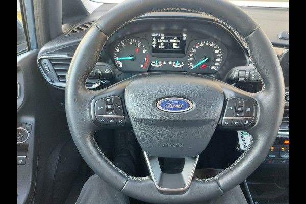 Ford Fiesta 1.1 Trend airco,cruisecontrol,trekhaak,parkeersensoren,stoelverwarming,