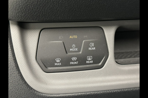 Volkswagen ID. Buzz Cargo L1H1 77 kWh PDC | LED | Trekhaak | APP Connect | Navigatie | Dodenhoek assistent | EX BTW Voorruitverwarming | Elektrische achterklep | Parkeercamera | Zomer en winterset
