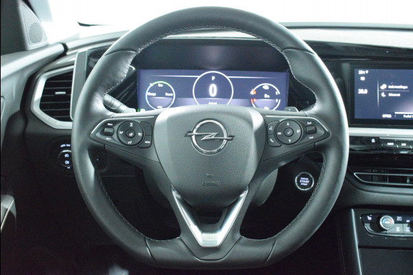 Opel Grandland 1.6 Turbo Hybrid 4x4 Ultimate AUTOMAAT | CARPLAY | NAVIGATIE | ACHTERUITRIJCAMERA MET SENSOREN | E.C.C. | WINTERPAKKET | 13.974km