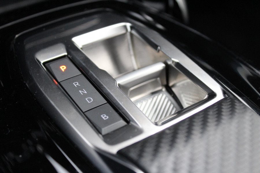 Peugeot e-2008 EV GT 50 kWh | Keyless | Navi | Led | Camera