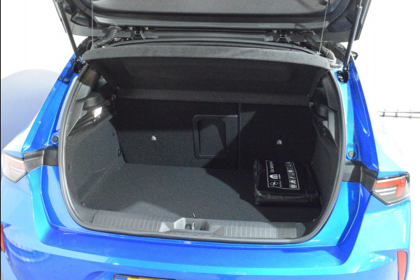 Opel Astra Electric 54 kWh GS | ULTIMATE PAKKET | PANORAMADAK | NAVI PRO | DRIVE ASSIST 2.0 | INTELLILUX LED VERLICHTING | ALCANTARA BEKLEDING |