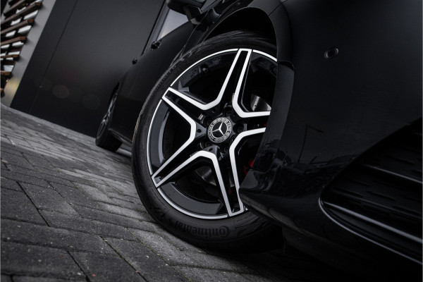 Mercedes-Benz A-Klasse A180 Business Solution AMG - Incl. BTW l Panorama l Sfeerverlichting l Dealer o.h