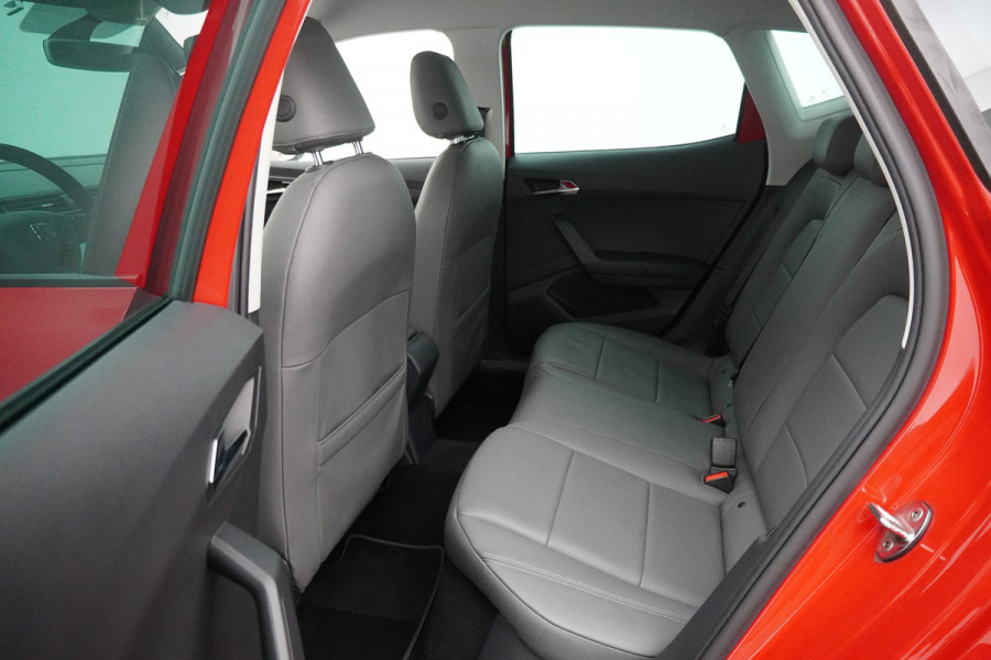 Seat Arona BWJ 2019 / 116 PK 1.0 TSI Style Bus Intense automaat / Clima / Camera a. / Cruise / Navi / Apple Carplay / Android Auto / Donker glas /