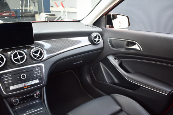 Mercedes-Benz GLA 200 Premium Plus AUTOMAAT AMG-STYLING