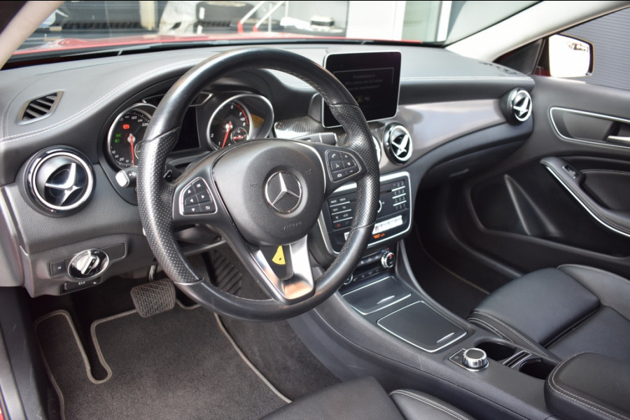 Mercedes-Benz GLA 200 Premium Plus AUTOMAAT AMG-STYLING