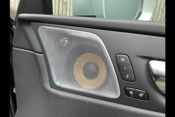 Volvo XC60 €513 P.M. T8 R-Design Bowers&Wilkins Luchtvering Head-up