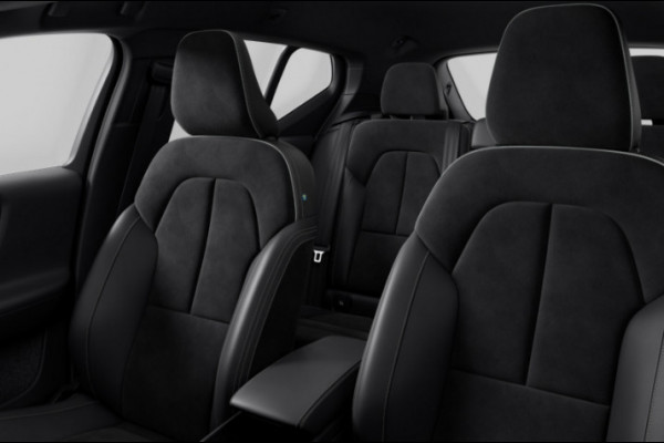 Volvo XC40 T5 262PK Automaat Recharge Plus Dark / Adaptieve Cruise Control / Parkeersensoren met Camera / Stoelverwarming / Stuurverwarming / Elektrische Achterklep / Elektrische Stoelen / BLIS / Getinte Ramen / Apple Carplay