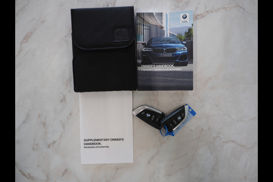 BMW 5 Serie 530e LCI High Executive *Facelift* | Virtual Cockpit | Trekhaak | Sportstoelen | Leder | Camera