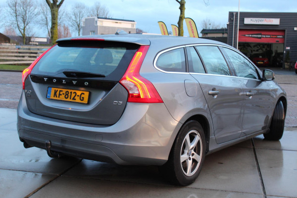 Volvo V60 2.0 D3 Nordic+ .. nl auto NAP h, leder*clima *led*hill hold dealer onderhouden * isofix* lm* trekhaak*