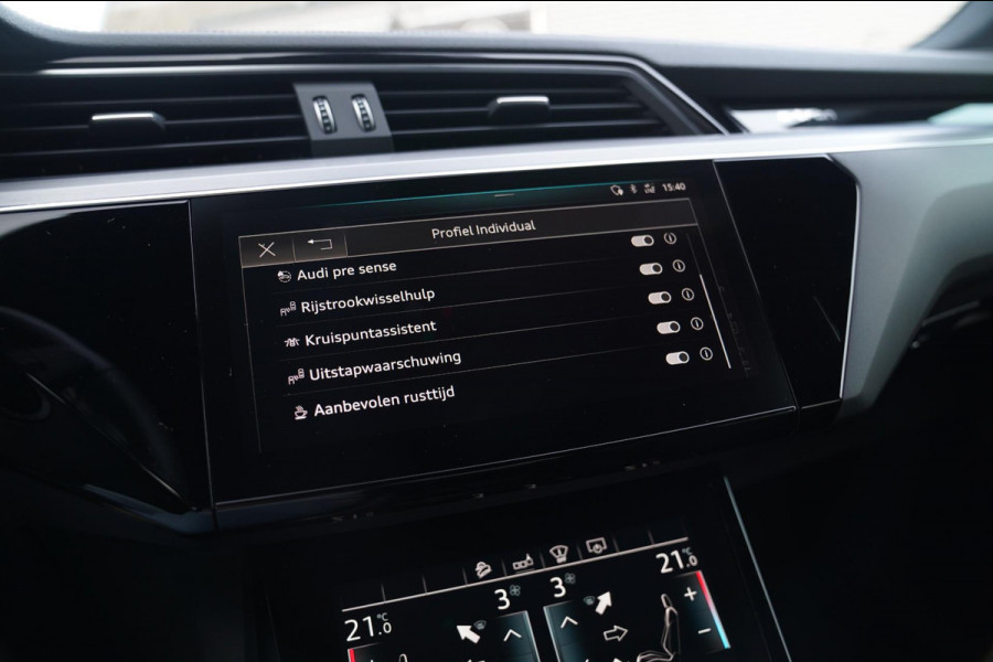 Audi e-tron E-tron 55 quattro advanced 95 kWh | MARGE GEEN BTW | Bang&Olufsen | Panorama | Head up display | 360 cam | 22 inch |