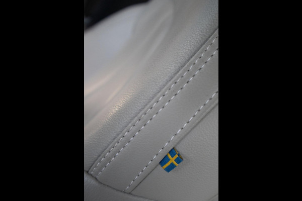 Volvo XC40 1.5 T3 Momentum Panoramadak Leder Led