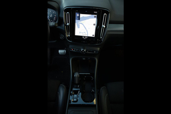 Volvo XC40 2.0 D3 R-Design Leder Led Camera