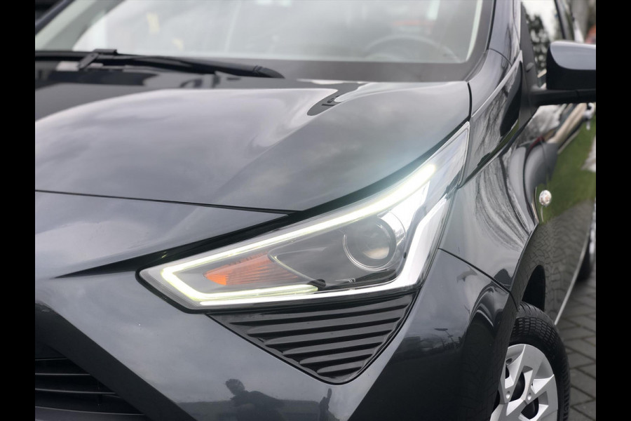 Toyota Aygo 1.0 VVT-i X-Play | Eerste eigenaar, NL-Auto, Parkeercamera, Airco, Stuurbediening, Bluetooth, In hoogte verstelbare stoel
