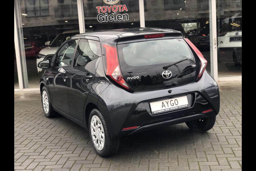 Toyota Aygo 1.0 VVT-i X-Play | Eerste eigenaar, NL-Auto, Parkeercamera, Airco, Stuurbediening, Bluetooth, In hoogte verstelbare stoel