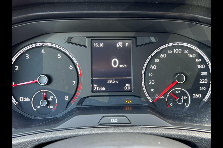 Volkswagen T-Roc 1.5 TSI DSG Clima PDC v+a Lane assist 21.566 KM!