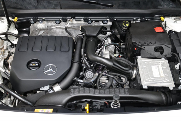 Mercedes-Benz CLA-Klasse Shooting Brake 200 AMG LED/VIRTUAL/SFEER/PANO/ALCANTARA+MEMORY/19" LMV/CAM/ACC/ECC/12 MDN GARANTIE!