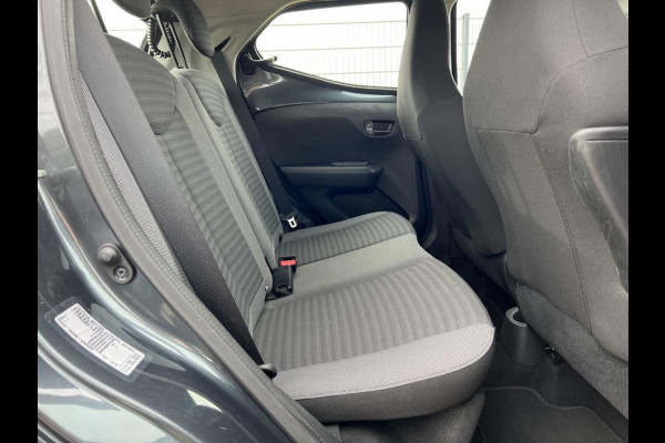 Toyota Aygo 1.0 VVT-i x-play, Car-Play, Airconditioning, Bluetooth, Camera, 1e eig en Dealer onderhouden