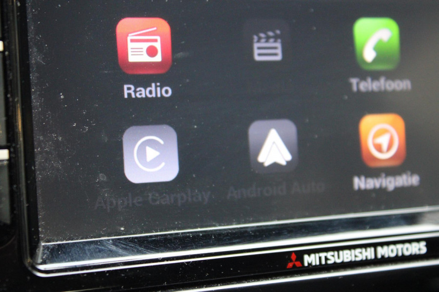 Mitsubishi Space Star 1.0 Active Apple Carplay/Android Auto | Trekhaak | Parkeer sensoren achter | Eclectische ramen voor en achter | Airco
