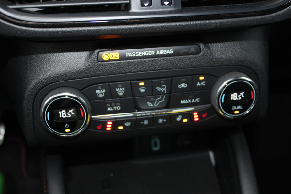 Ford Focus Wagon 2.0 EcoBlue 150 PK ST Line X Business Automaat | TREKHAAK | BLIS | 18 INCH Lichtmetalen Velgen | Adaptieve Cruise Control | LED | Privacy Glass | Half Leder/Stof | DAB | B & O| CAMERA|