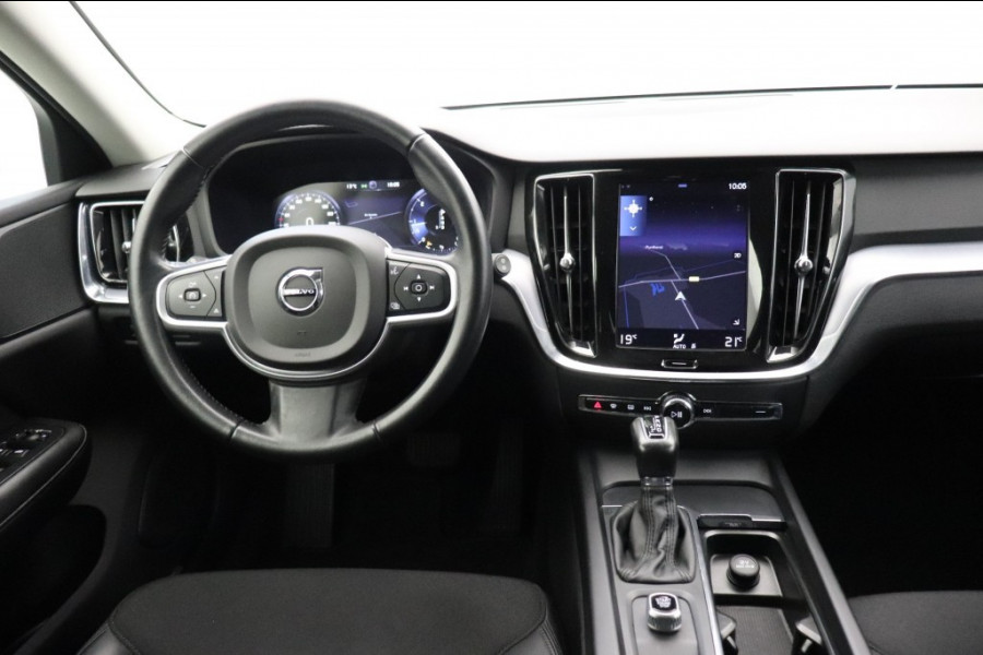 Volvo V60 2.0 D4 Momentum Automaat - Carplay, LED, Digital Cockpit