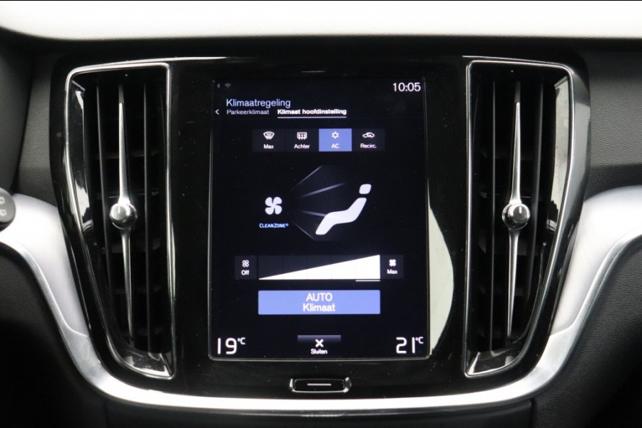 Volvo V60 2.0 D4 Momentum Automaat - Carplay, LED, Digital Cockpit