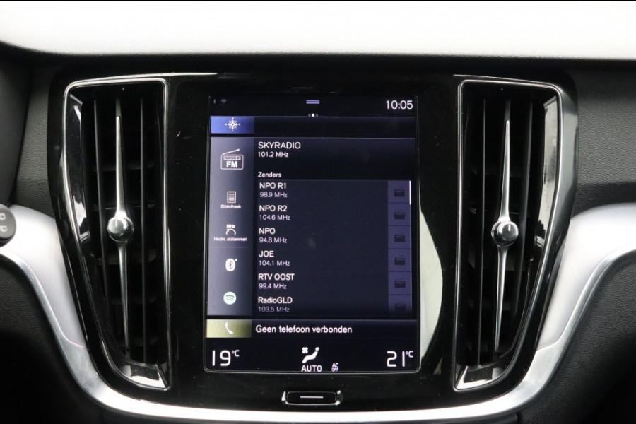 Volvo V60 2.0 D4 Momentum Automaat - Carplay, LED, Digital Cockpit