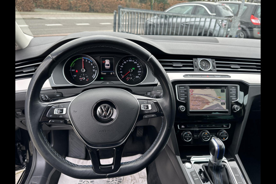 Volkswagen Passat 1.4 TSI GTE 218PK Connected Series Navi|LED|DAB|CarPlay|Trekhaak