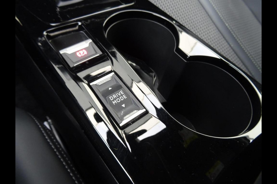 Peugeot e-2008 EV GT 50 kWh | 3-fase | Parkeercamera | Adaptive Cruise Control